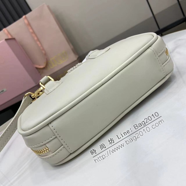 MIU MIU專櫃繆繆經典款迷你保齡球包Arcadie皮革迷你手袋 jh2839型號：5BP088